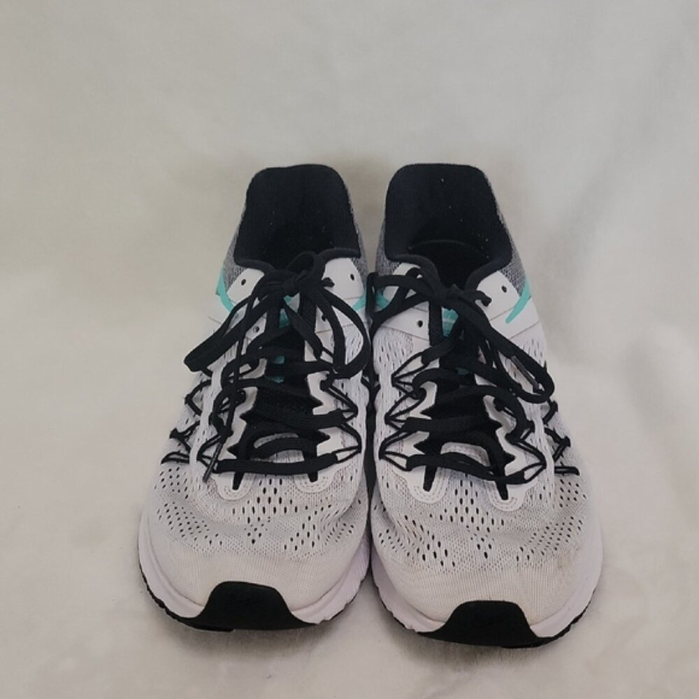 Nike White Black Green Athletic Shoes Size 11